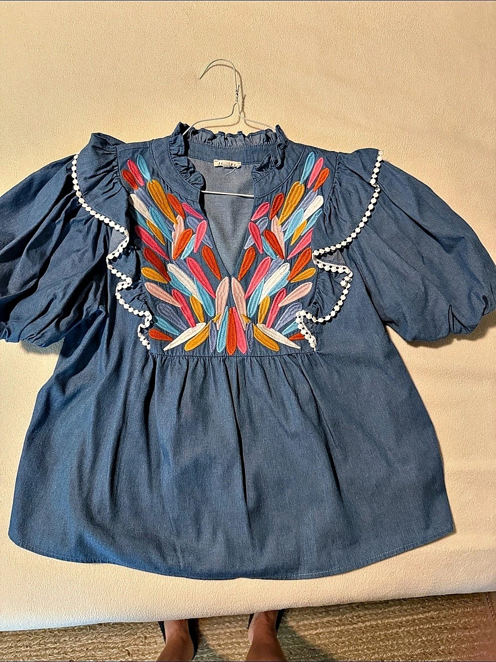 JODIFL Embroidered Puff Sleeve Blouse in Blue